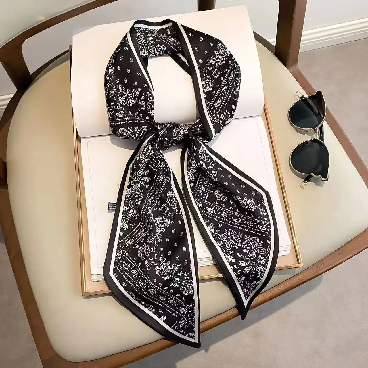 Design-Print Schmaler Schal Ka – Luxury Bags Brand Bewertung und Preis